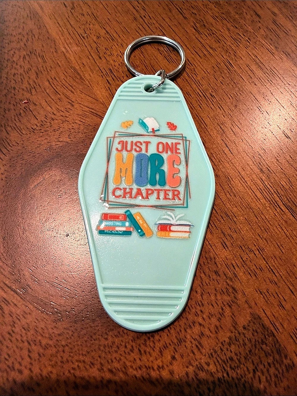 Book Lover & Just One More Chapter Keychains set - Picture 3 of 3